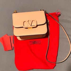 VALENTINO GARAVANI
Smooth Calfskin Compact VSling Shoulder Bag Nude